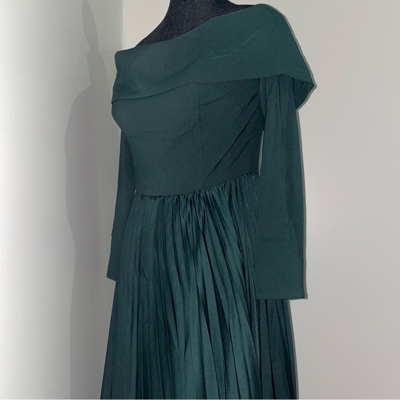 NEW! Hutch- Long-Sleeve Off-The-Shoulder Pleated Maxi Dress Size 2 Forest Green - Picture 10 of 16
